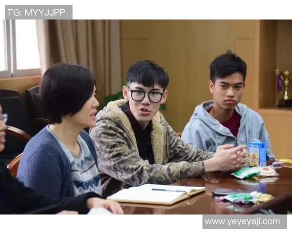 吴娜独家解析足球战术与技巧分享我的心得与经验